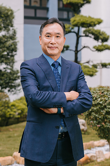 President Dr. Nen-Fu Huang
